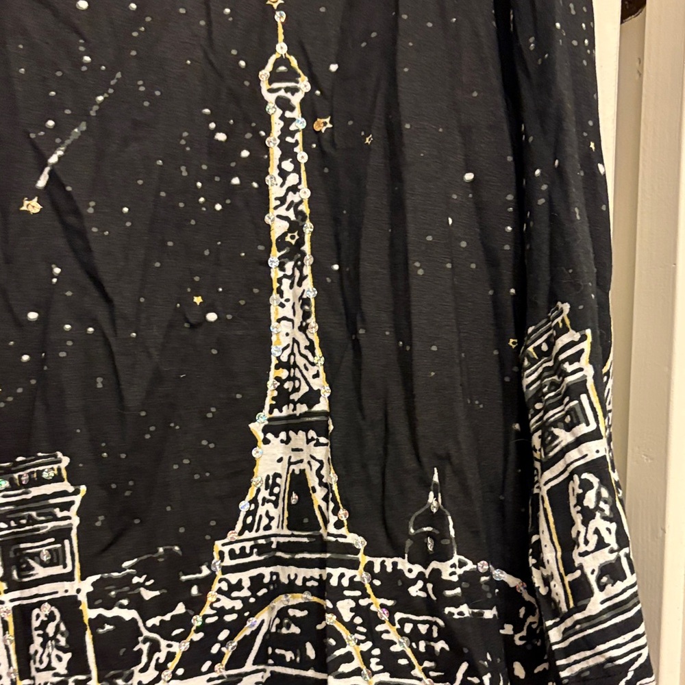 NWT-Black and White Paris Skyline Top - Picture 3 of 4